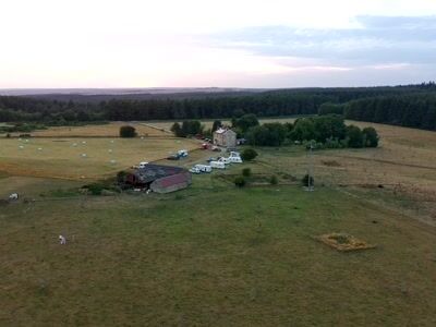 Vue aérienne du camping, pendant la sécheresse de 2026.