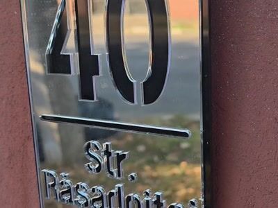 House number sign